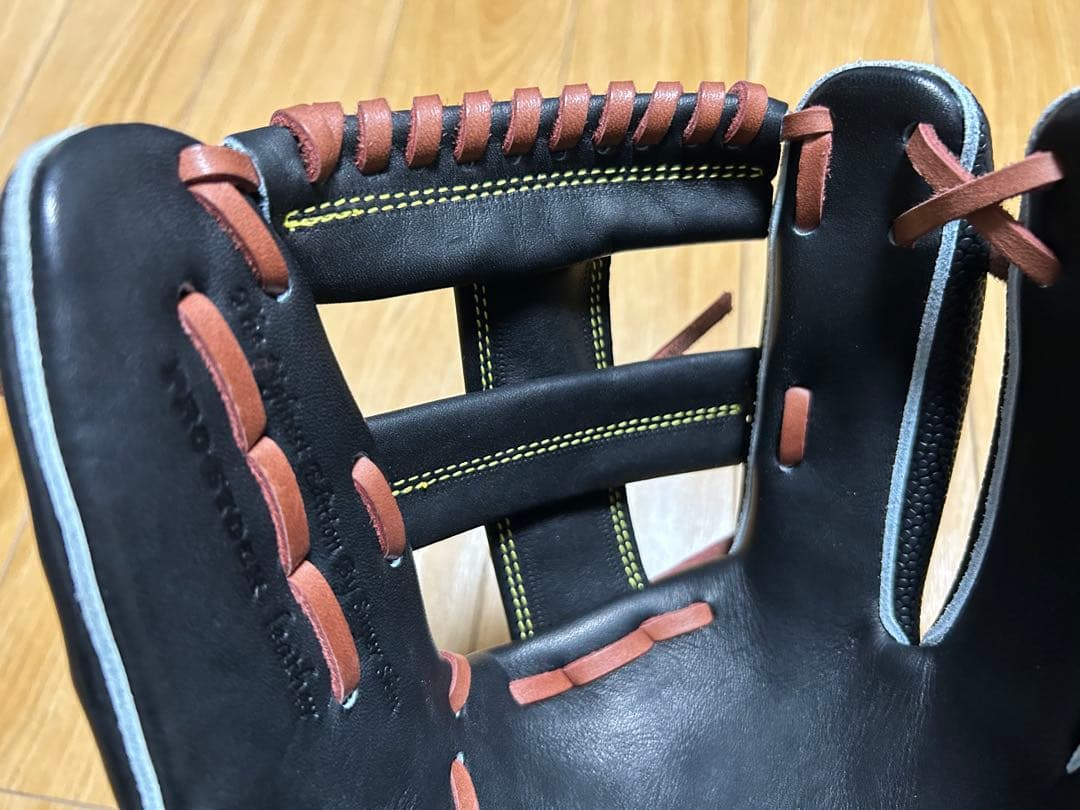 ウィルソン 野球グローブ 硬式・内野手用右投げ【定価　63800円】黒　ブラック