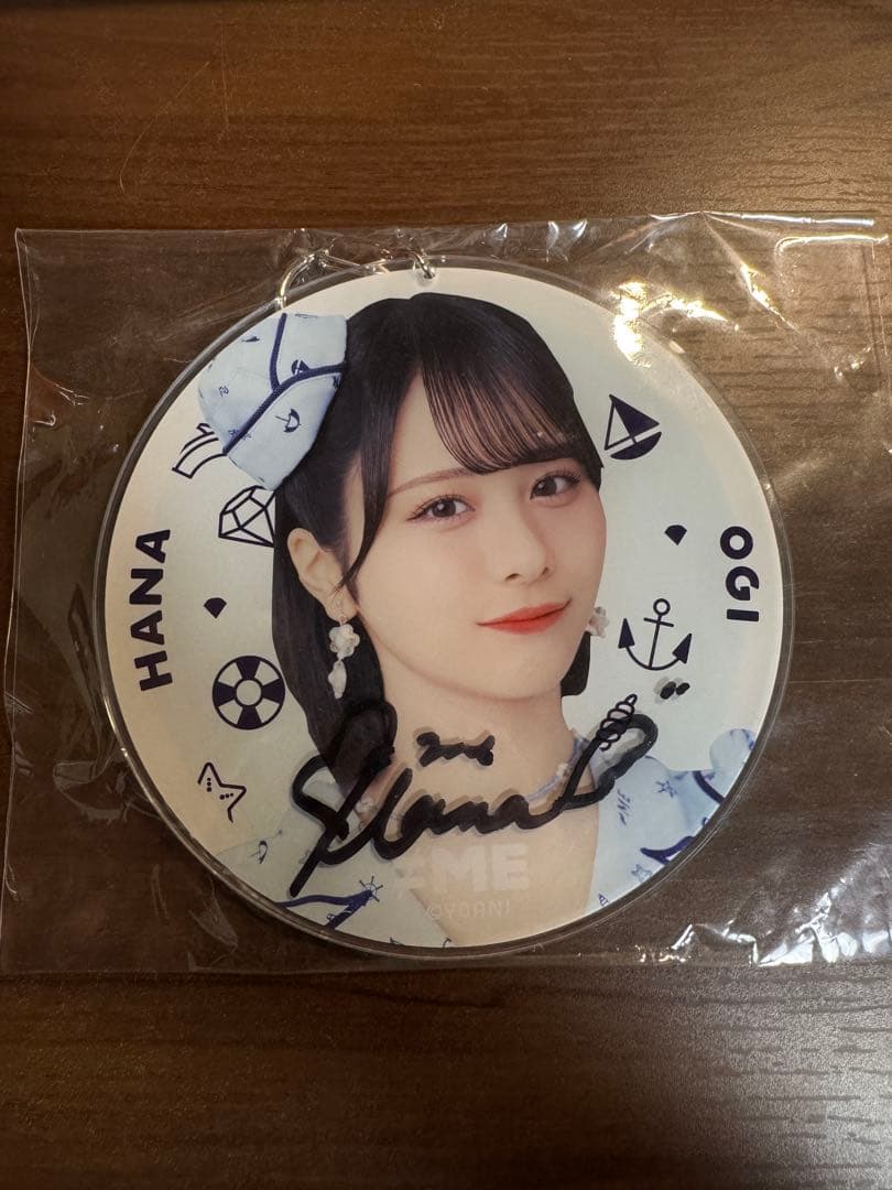 ノイミー ビッグアクリルキーホルダー サイン賞　尾木波菜
