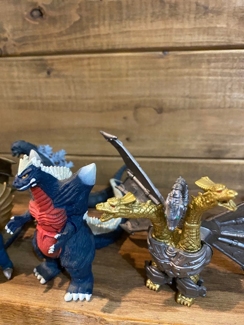 ゴジラフィギュアセット（キングギドラ含む）