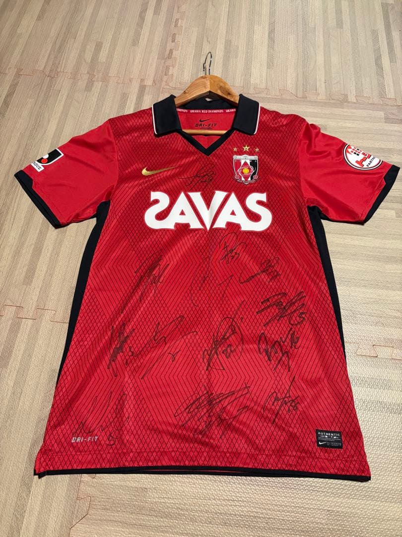 浦和レッズ　サイン入りユニフォーム