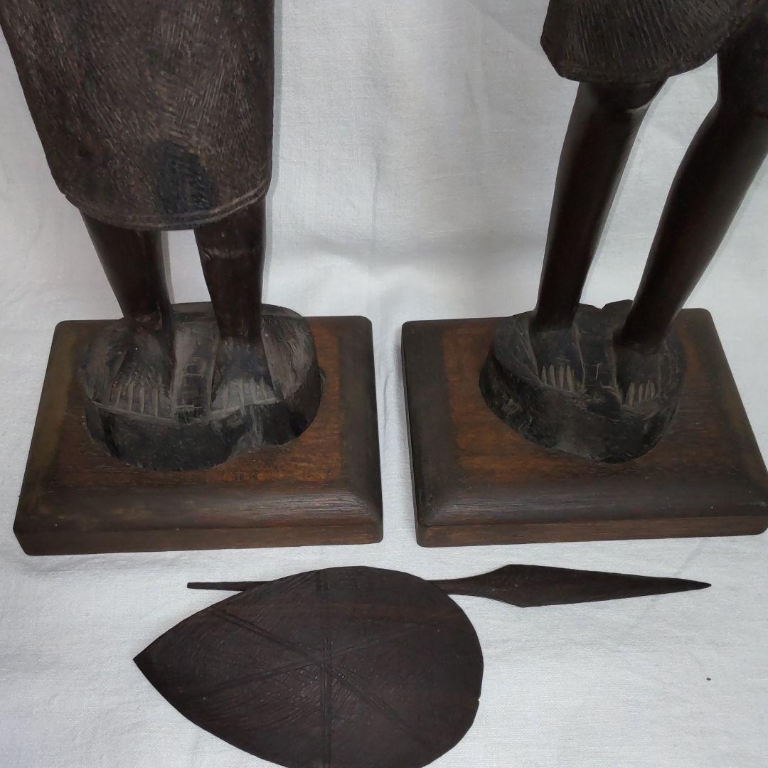 黒檀マサイ族男女像。