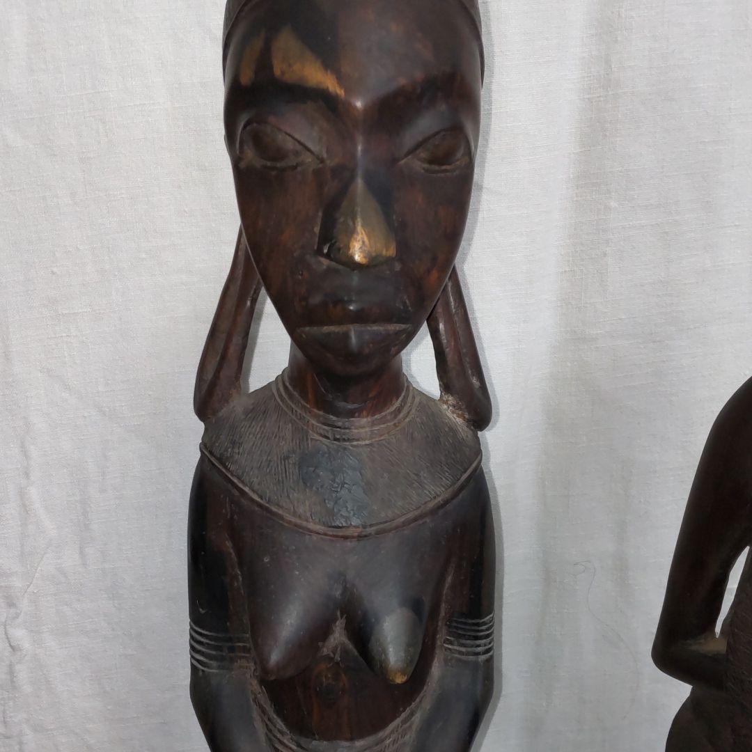 黒檀マサイ族男女像。