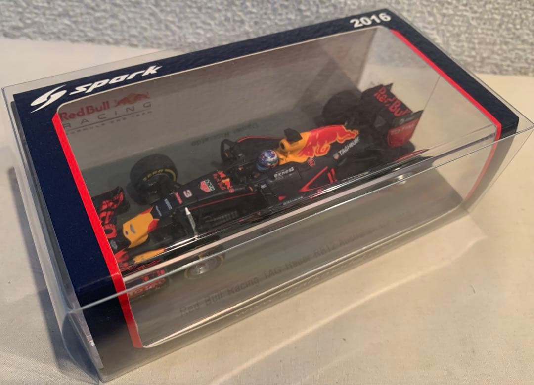 ミニカー 1/43 Red Bull Racing TAG Heuer RB12
