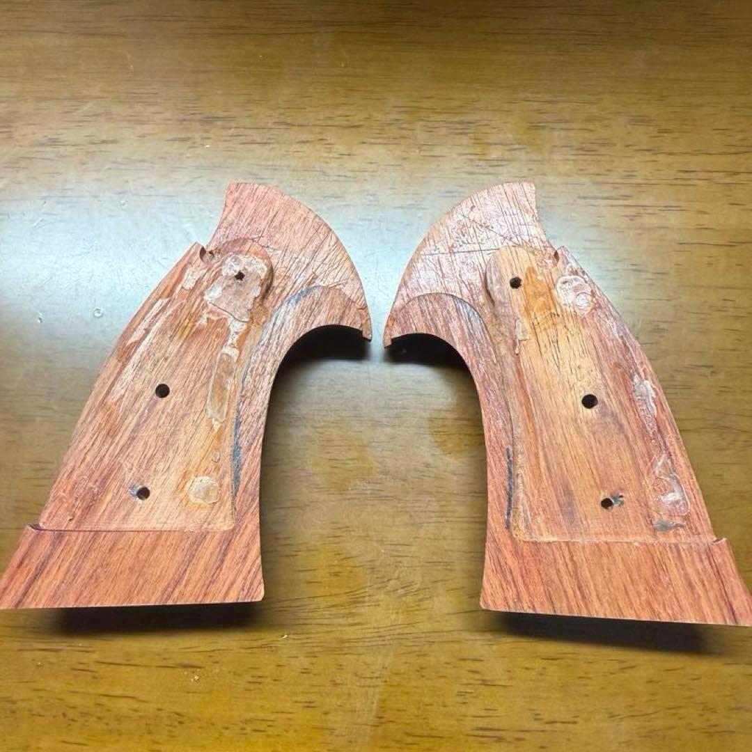 専用。S&W スクエアバット木グリップ