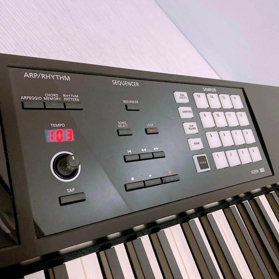 Roland FA-08 シンセサイザー