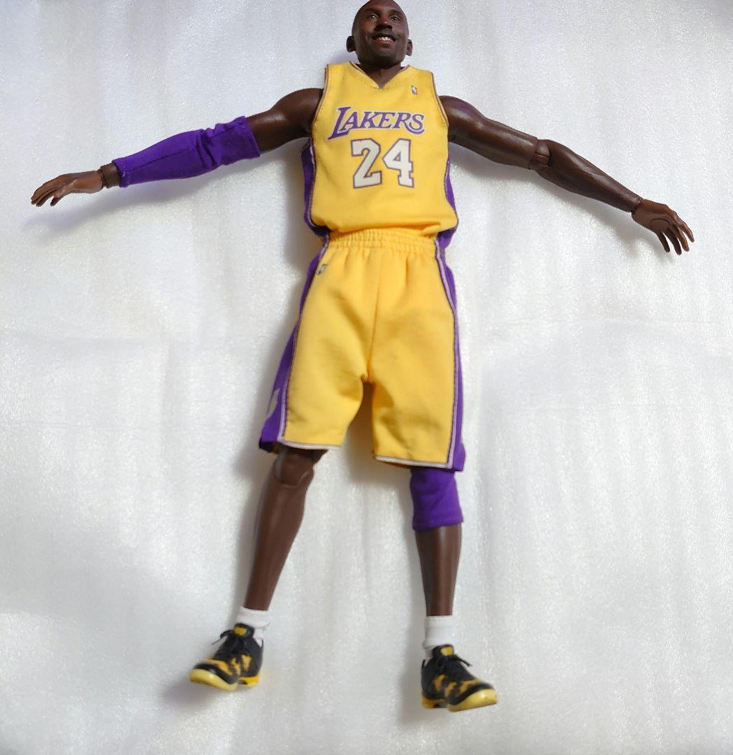 エンターベイ コービー・ブライアント 1/6 フィギュア