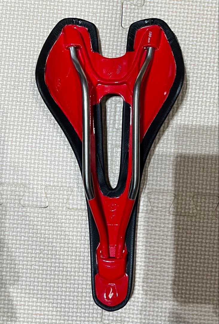 Specialized サドル 黒/赤