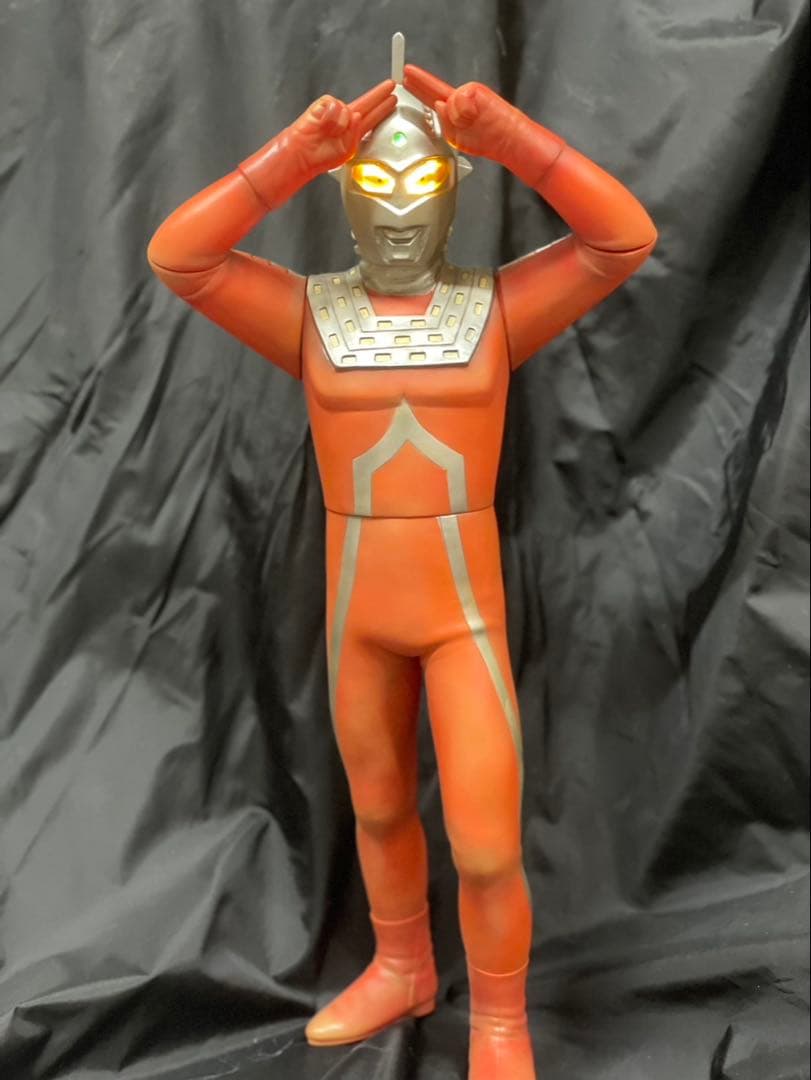 ウルトラセブン　ビックサイズソフビ　リペイント ウルトラマンフィギュア　電飾