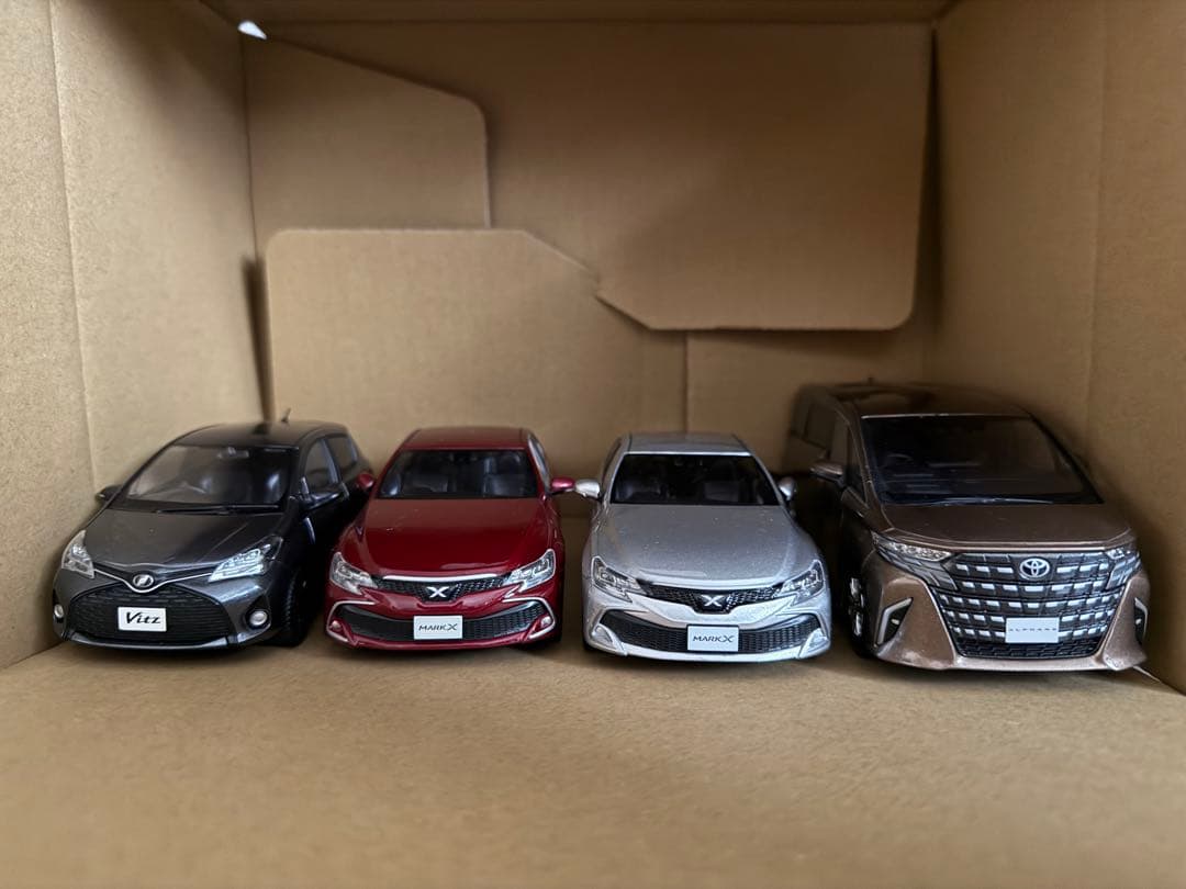 ア*ァ様 トヨタカラーサンプル4台セット