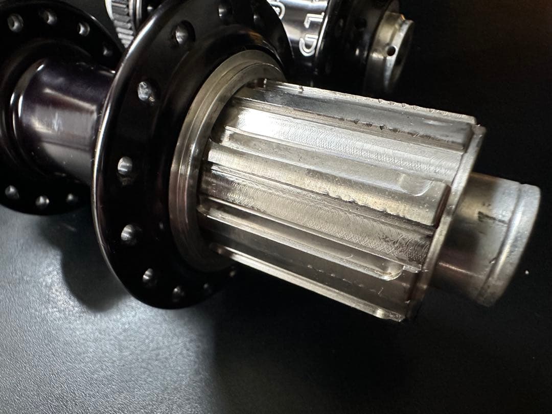 パーツ WHITE INDUSTRIES CLD thru-axle 32H