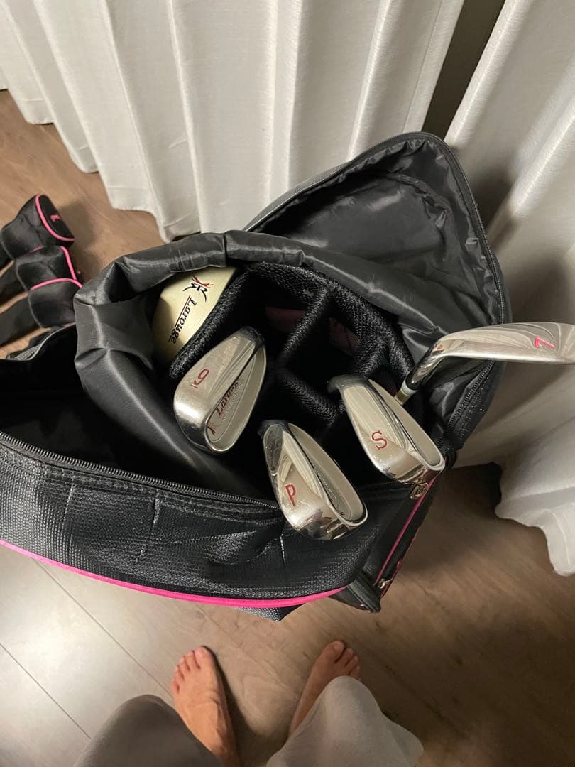 Larouge ゴルフバッグ・アイアンセット付き