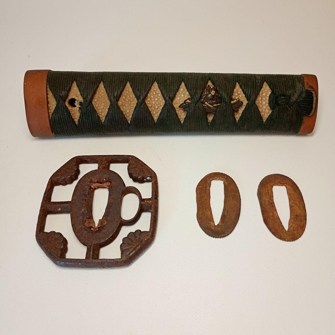 蔵から出てきた十字鍔と柄　【隠れキリシタン　刀装具】