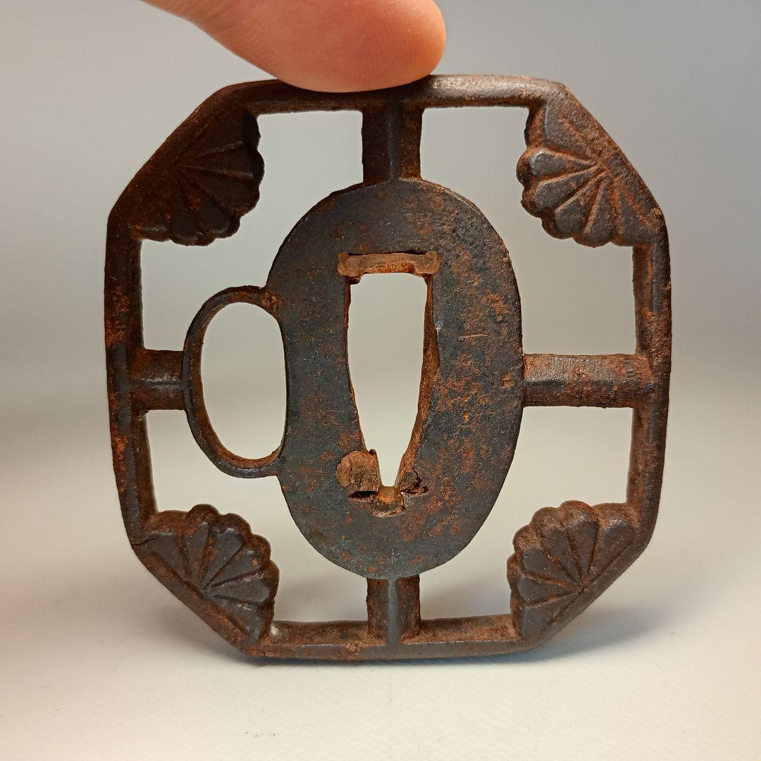 蔵から出てきた十字鍔と柄　【隠れキリシタン　刀装具】