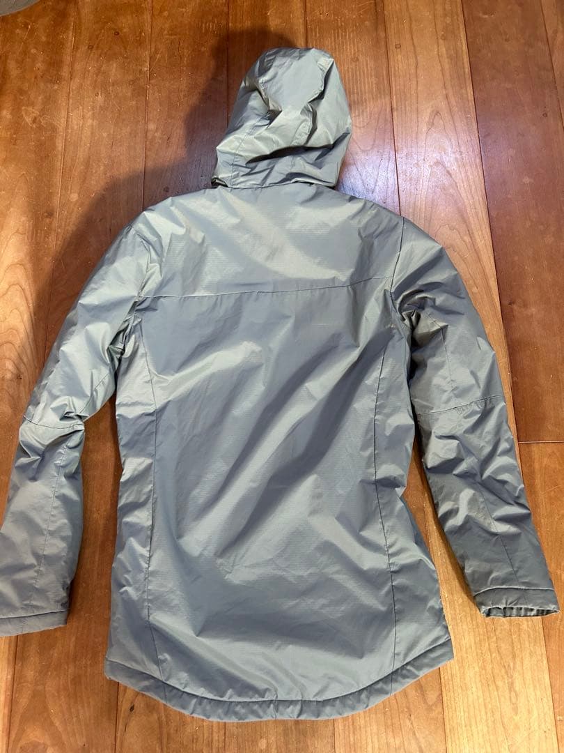 美品PUMA ボルシア・ドルトムント ウィンタージャケット