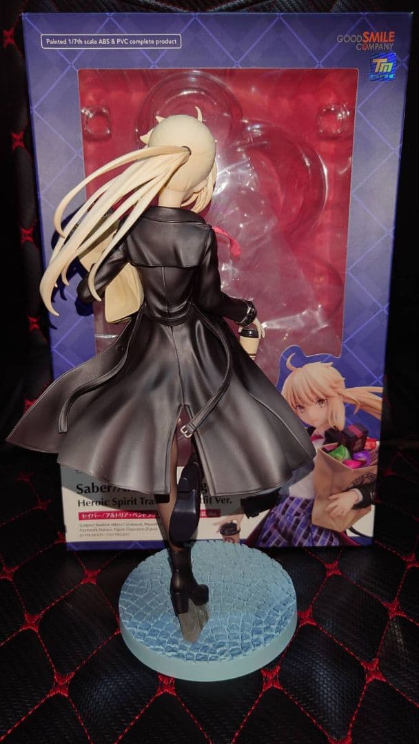 美品 Fate セイバー/アルトリア・ペンドラゴン オルタ 英霊旅装フィギュア