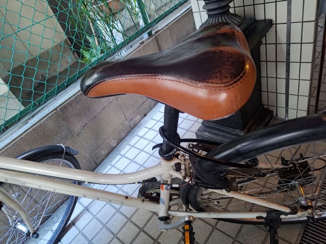 27.5インチホワイトシティサイクル 前面バスケット付き大阪市引き取りのみ