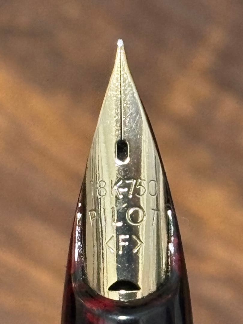 極美品　PILOT レディ　漆塗り　万年筆　18K-750 字幅F 整備済み