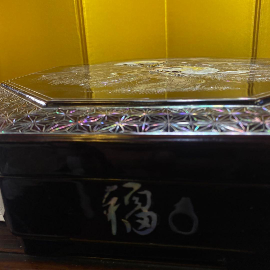 螺鈿細工，八角形 漆器 菓子器 鶴と松のデザイン