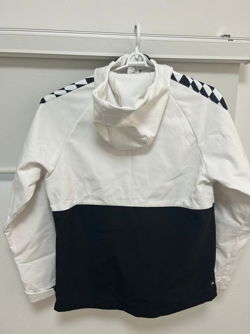 【686】シックスエイトシックス スノーボードウェア スキー　ウェア