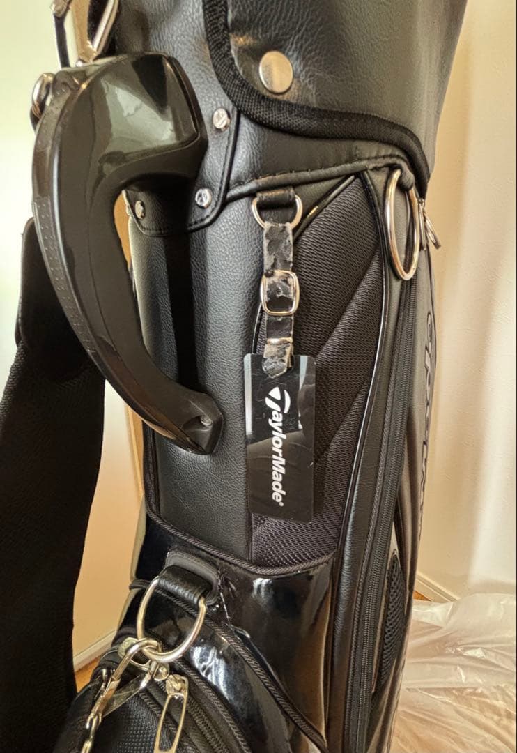 TaylorMade ブラックキャディバッグ