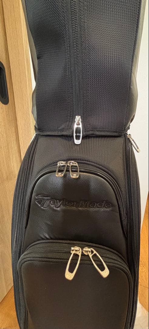 TaylorMade ブラックキャディバッグ