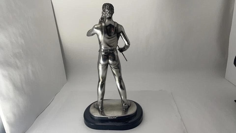 シルバードリームス　QUEEN　フレディマーキュリー　スタチュー