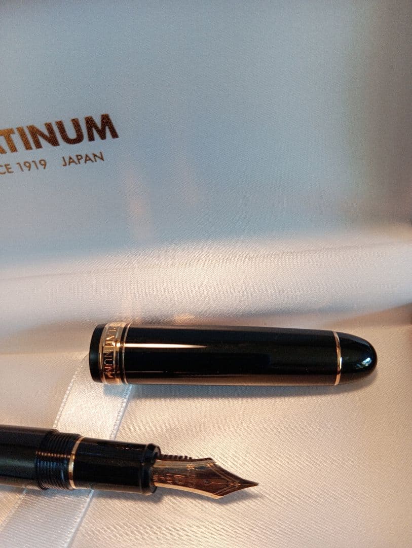 PLATINUM 万年筆♯3776 14K F 585 ブラック新品同様