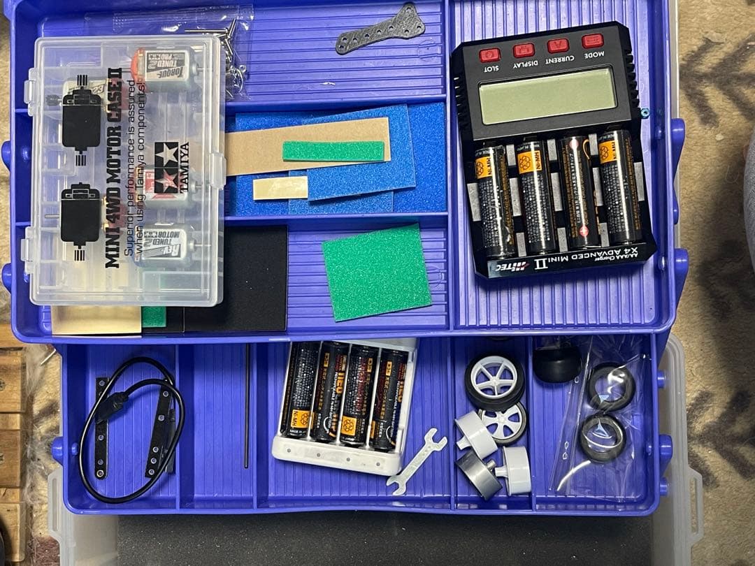 ミニ四駆7台セット ボックス3つ　モーター付属　その他多数