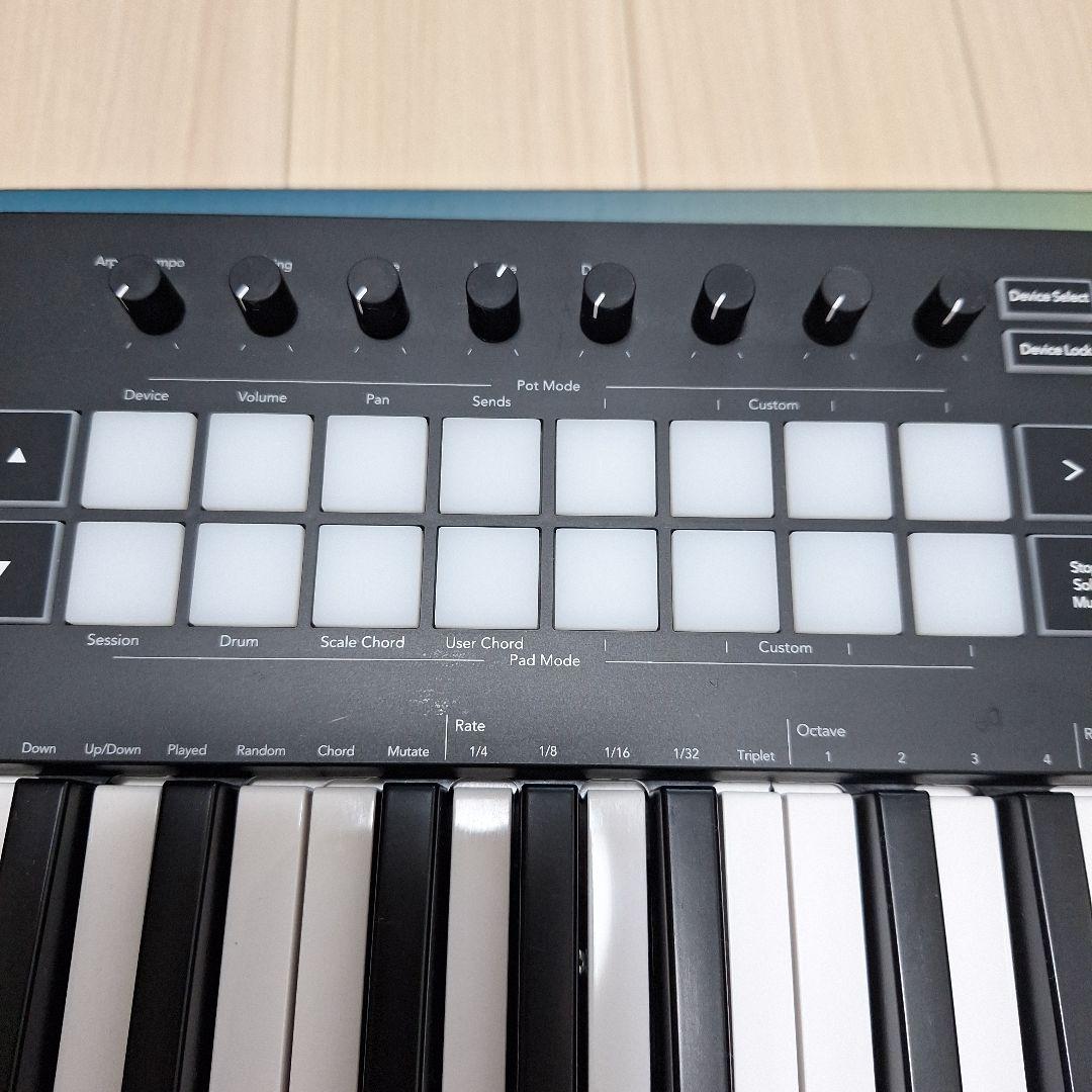 Novation Launchkey 49 MK3 Ableton Midi鍵盤