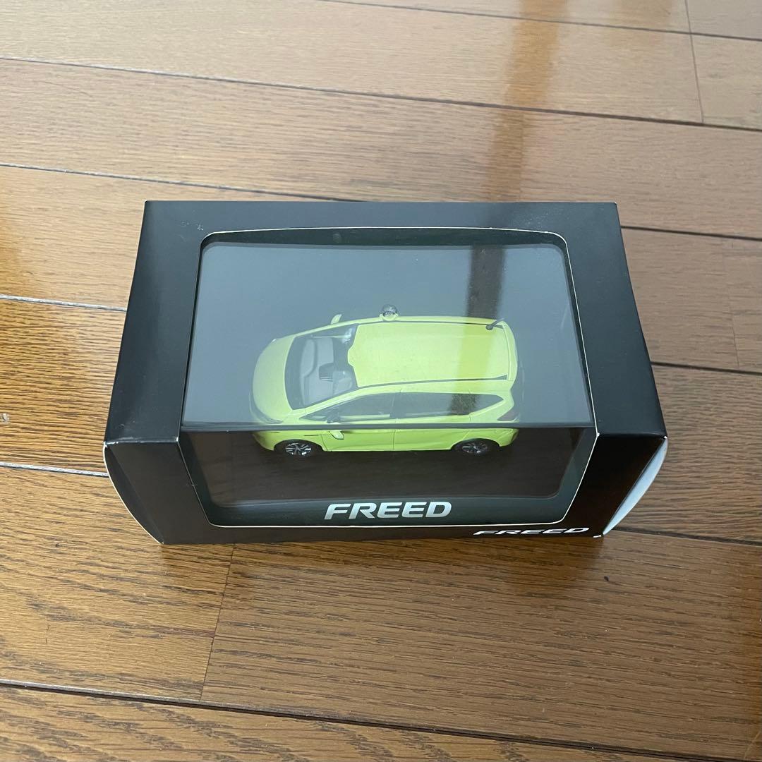 【非売品】ホンダHONDA フリード　1/43ディスプレイモデル