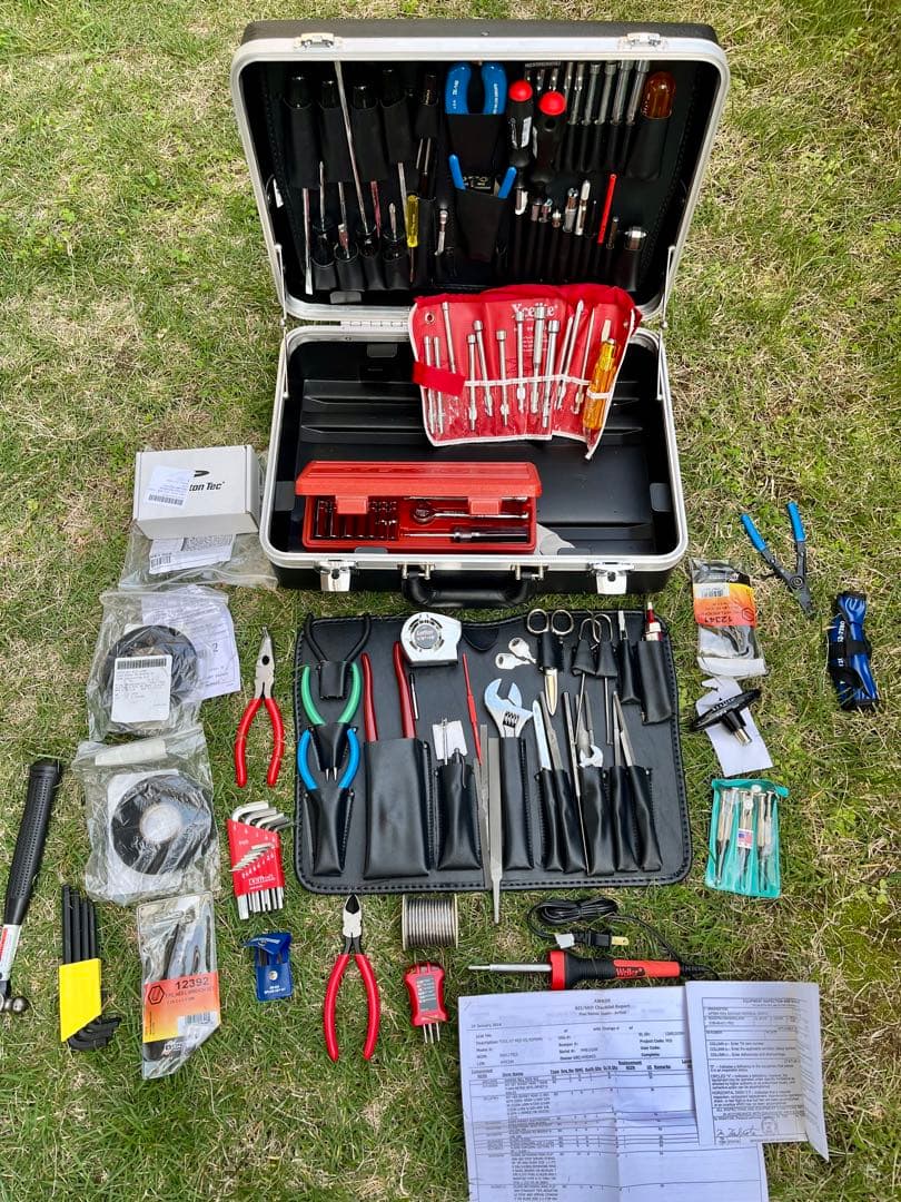 米軍放出未使用品 超希少品 医療機器整備用 100点以上 アタッシュケース付き