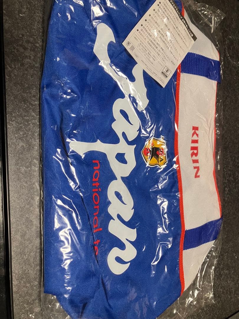 サッカー日本代表記念バッグ2個＆ペットボトルホルダー3個＆選手カード多数セット