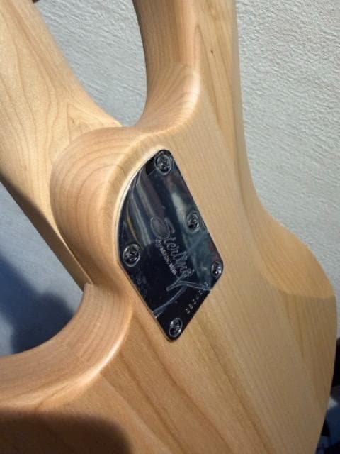 ベース Joe Dart III Sterling by Music Man