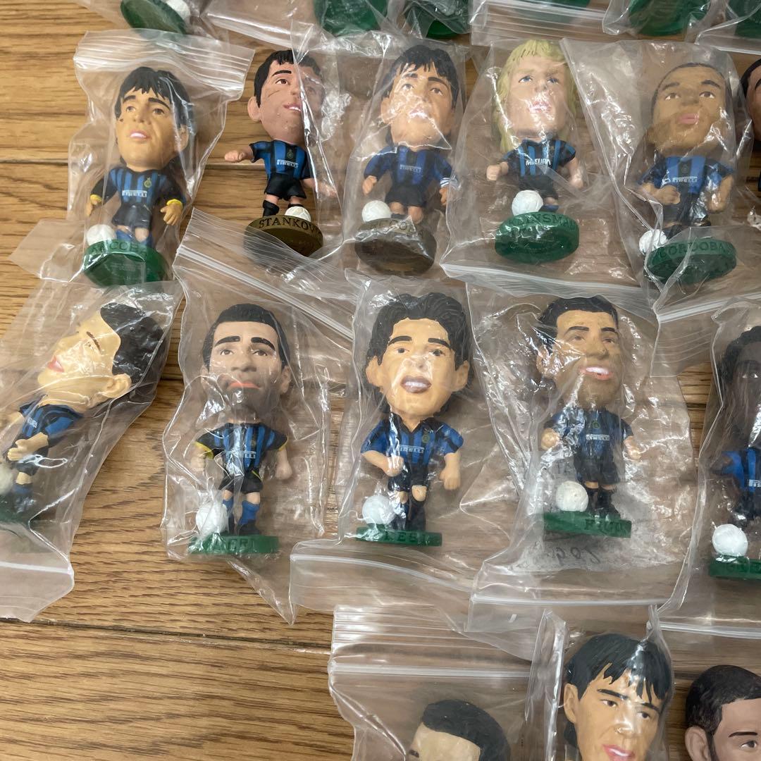 コリンシアン・プロスターズ・インテルセット