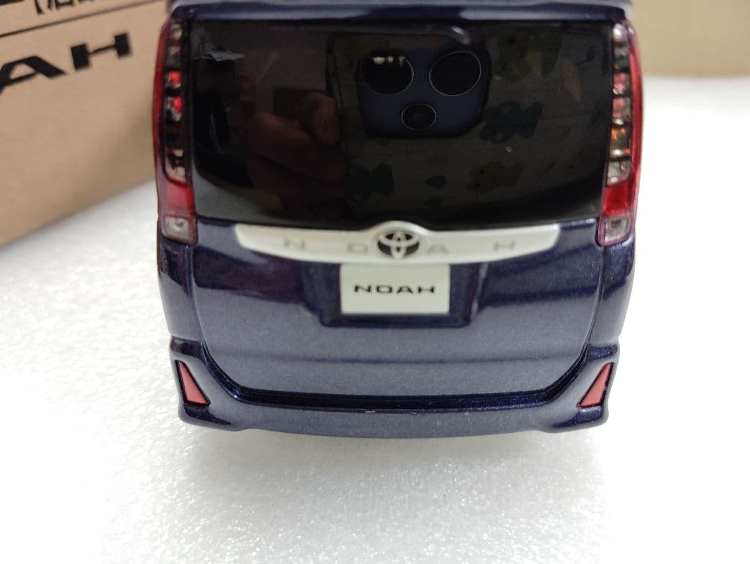 トヨタ ノア Si 80前期型 カラーサンプルミニカー 非売品 9AF