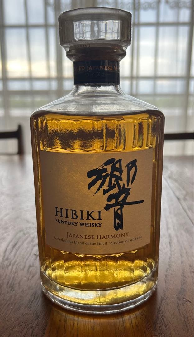 サントリー響　Hibiki Japanese Harmony 700ml 43%