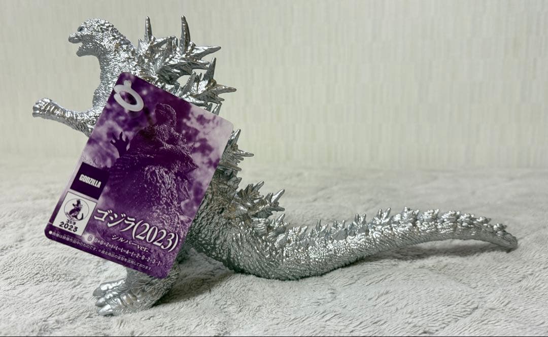ゴジラ・ストア限定　ムービーモンスターシリーズ ゴジラ（2023）シルバーver