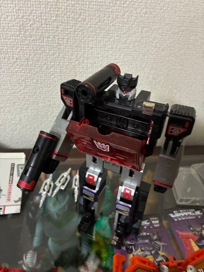 トランスフォーマー復刻版 デストロン情報参謀サウンドブラスター