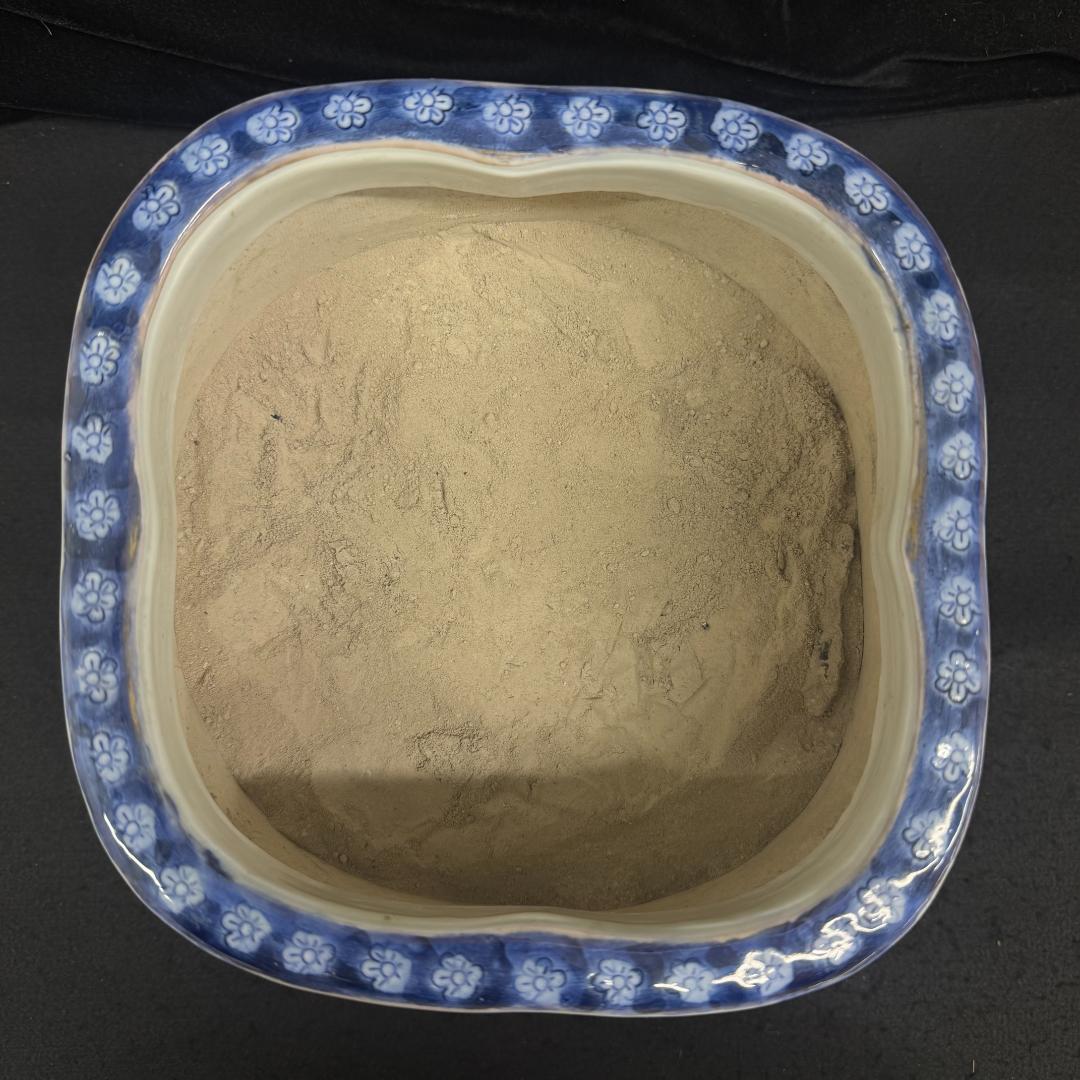 希少！！　古伊万里 火鉢　金襴手立体浮彫 染付