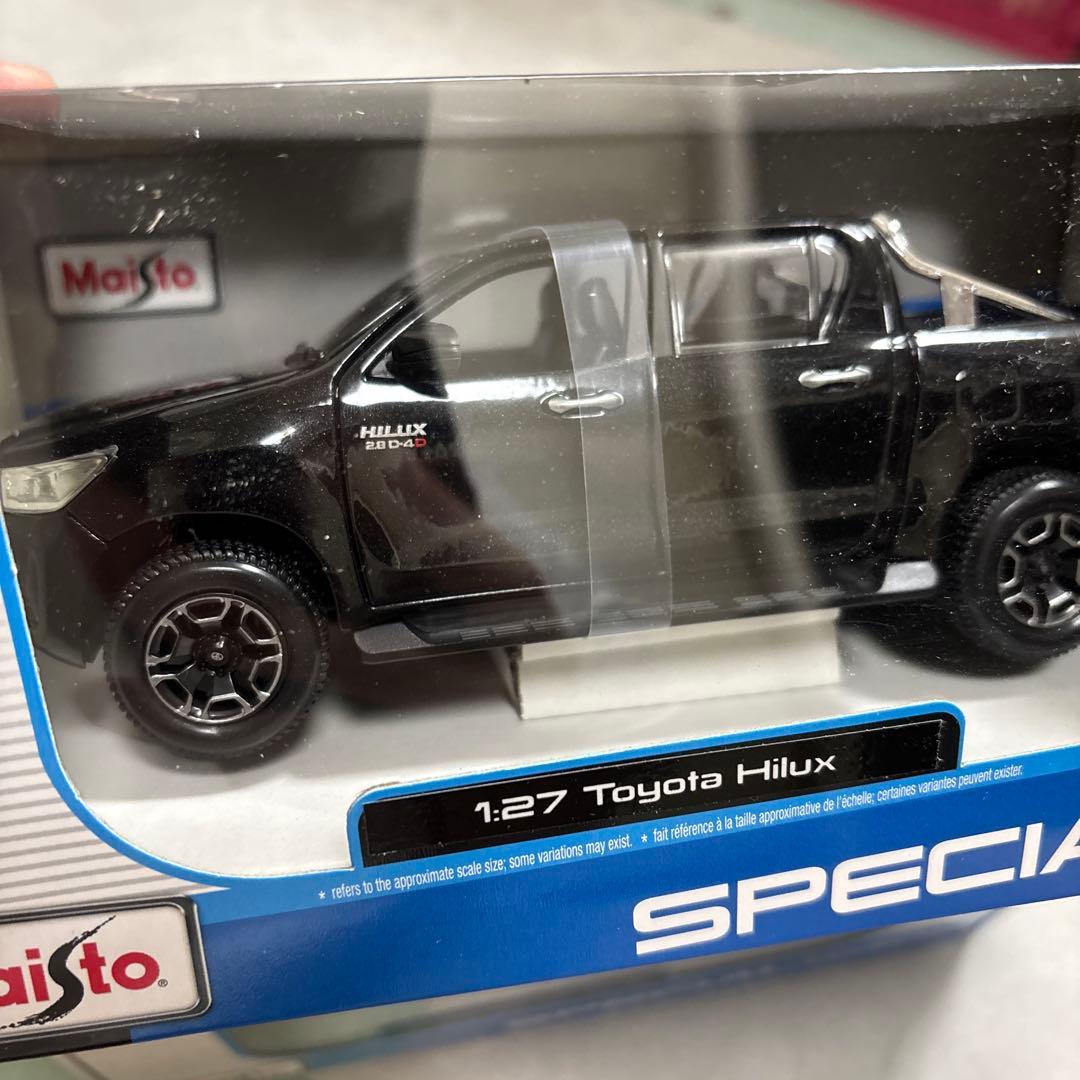 ミニカー Maisto 1/27 TACOMA Hilux