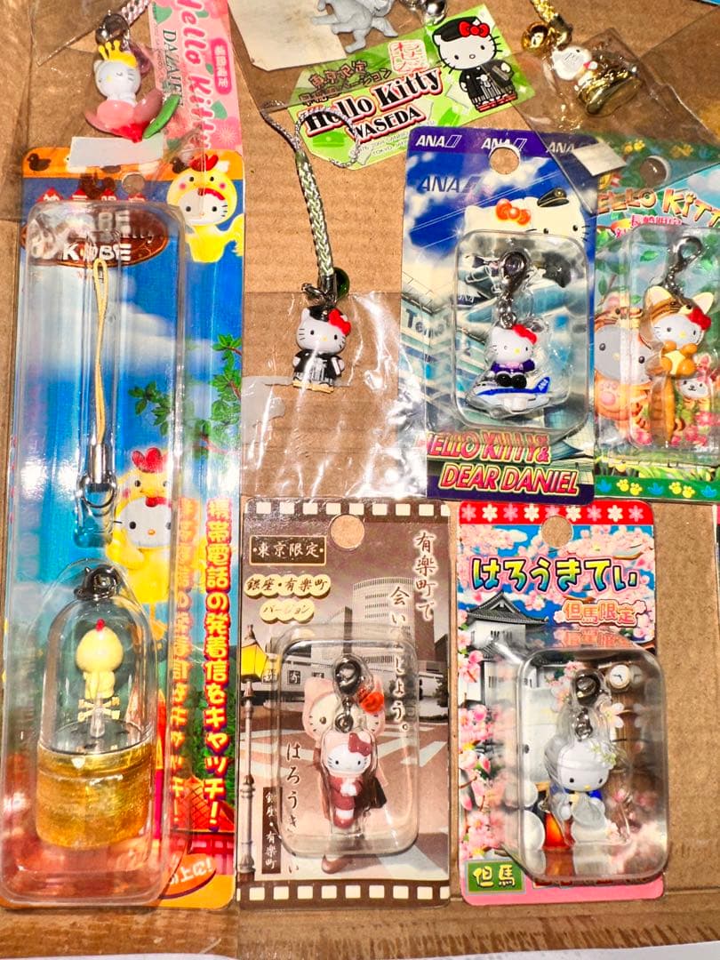 ハローキティ　ご当地　ストラップ　ファスナーチャーム　セット