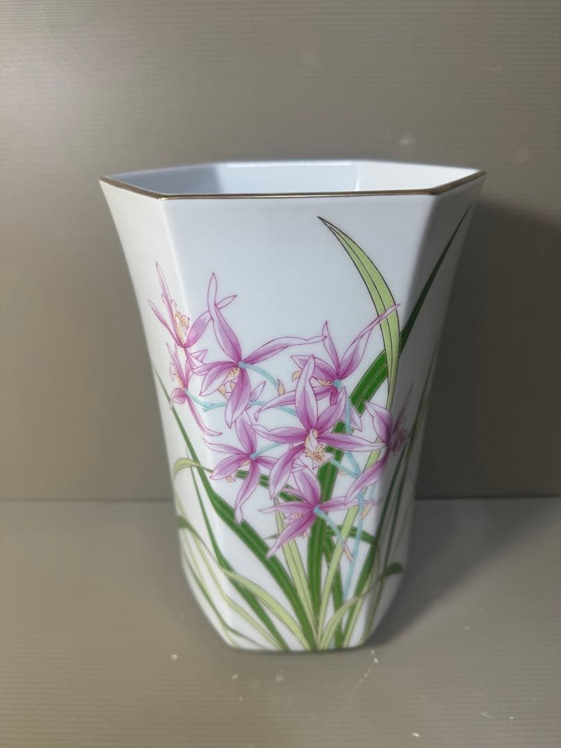2522 香蘭社　六角花瓶　金彩