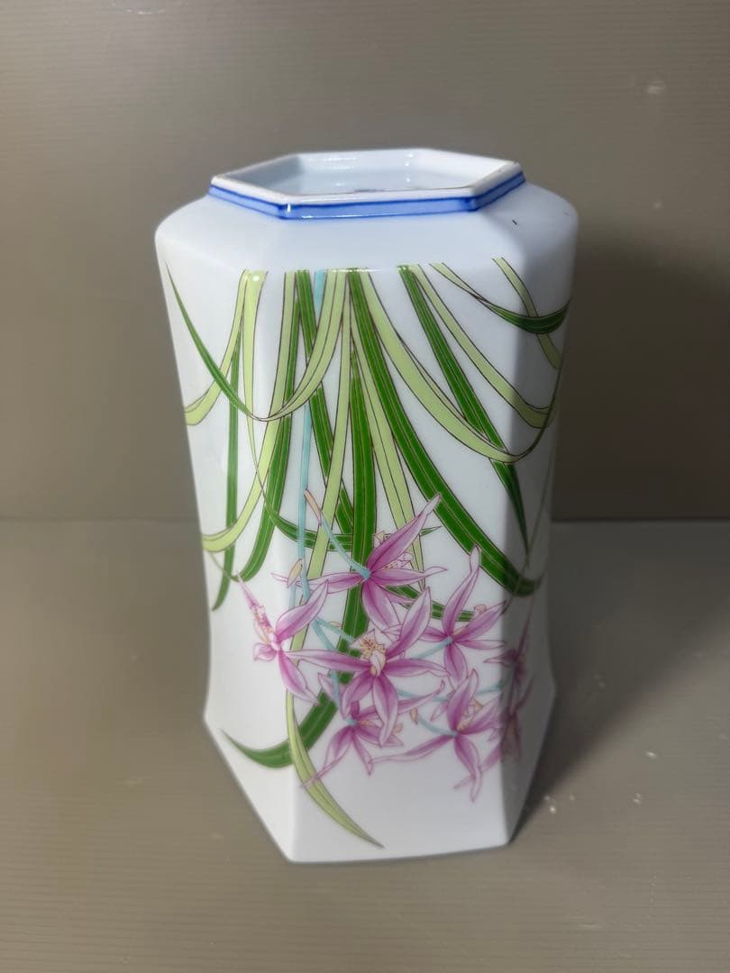 2522 香蘭社　六角花瓶　金彩