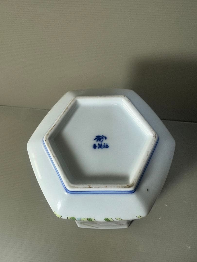 2522 香蘭社　六角花瓶　金彩