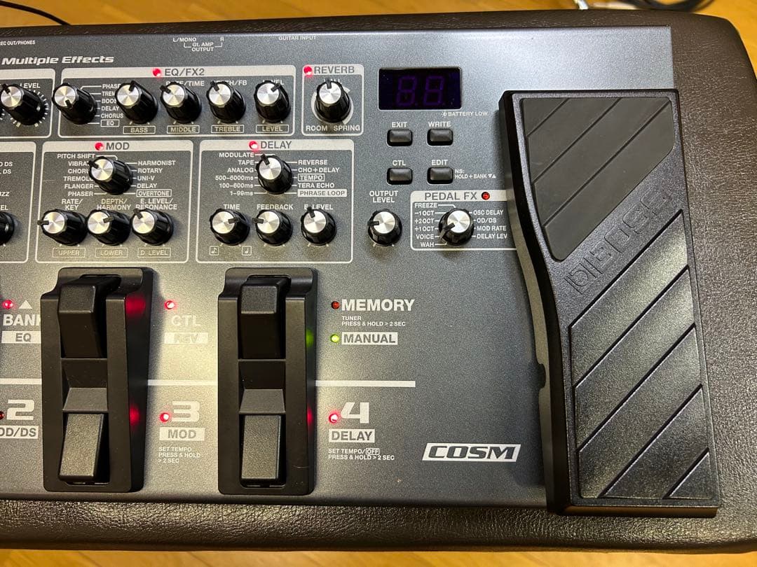 じゅんにつき他者購入不可！ BOSSマルチエフェクターME80一式セット！