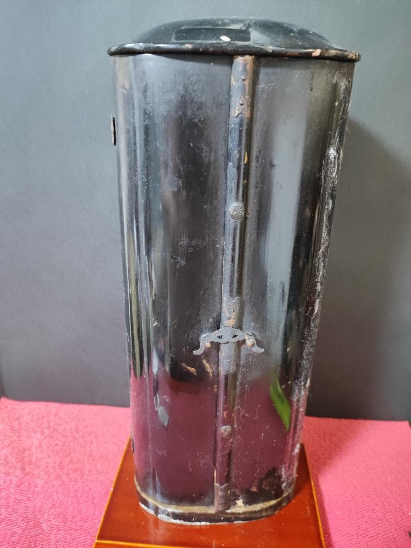 橱入大日如來仏　木刻