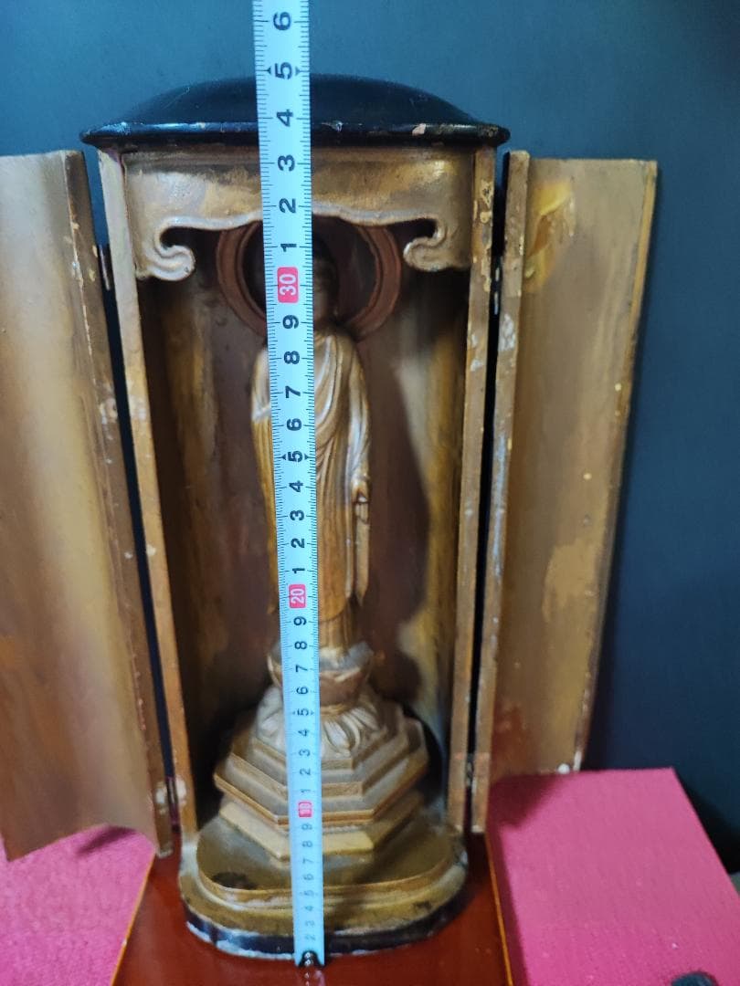 橱入大日如來仏　木刻