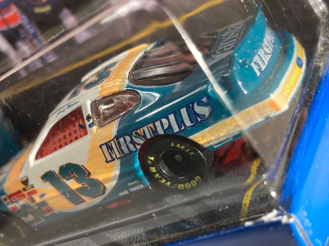 ミニカー Ford Taurus and Tool Box #13