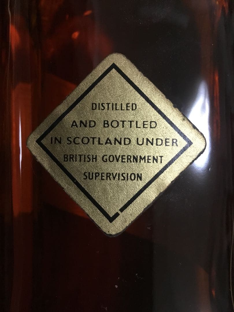 ジョニーウォーカー　黒ラベル　ブラック　黒紋章　箱入り　箱付き