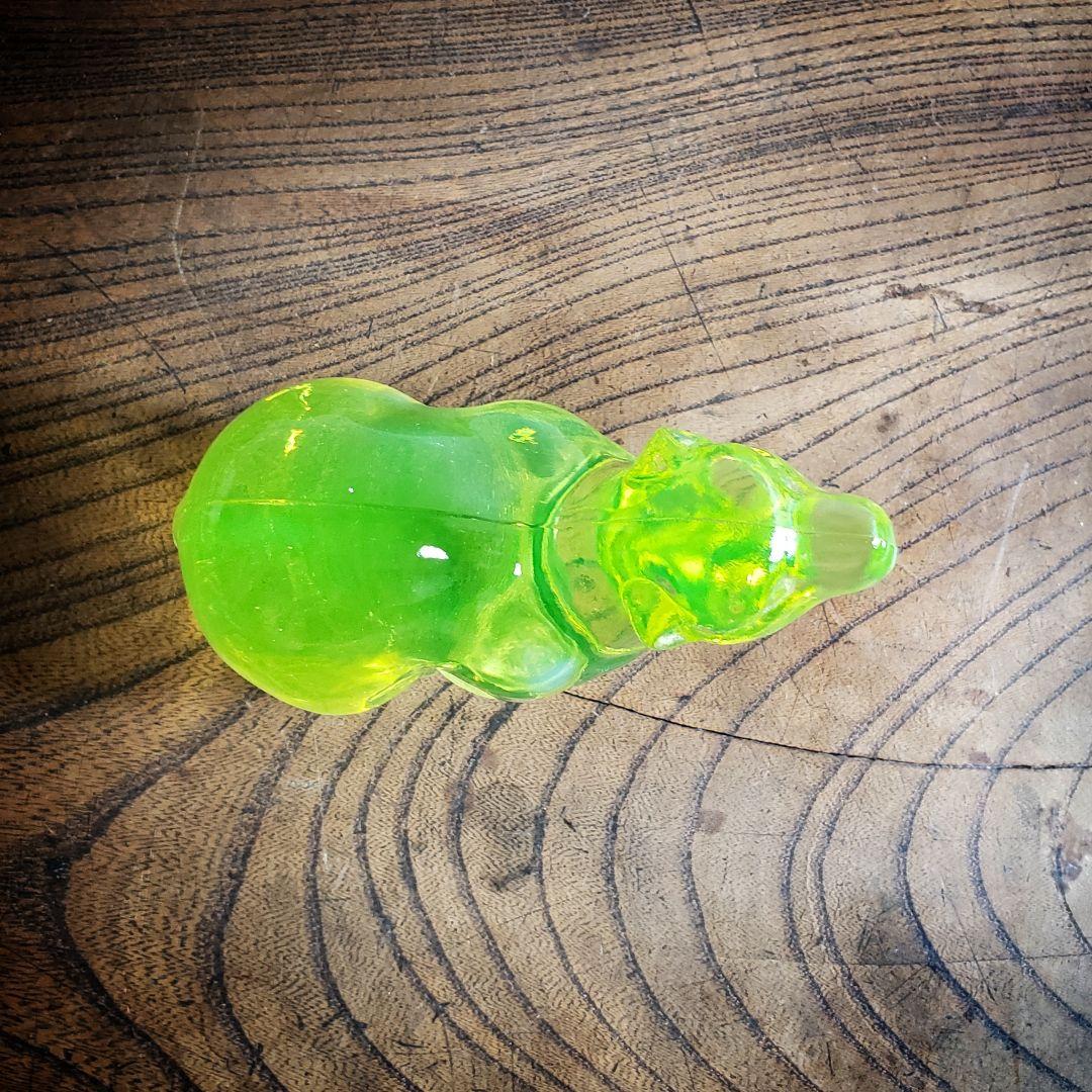 熊　ウランガラス　ヨーロッパ　プレスカラス　アンティーク　置物　インテリア